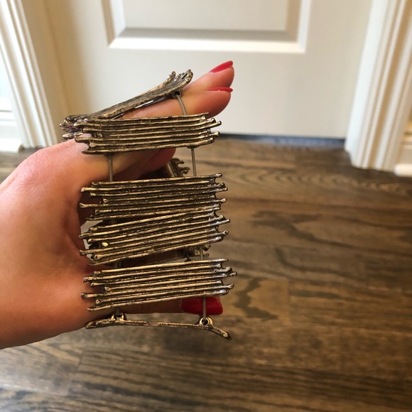 Unique metal cuff - Picture 3 of 5